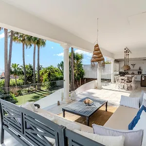 https://casa-blanca-manilva.es-andalucia.com